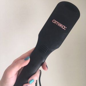 Amika Straightening Brush